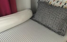 Just For Sleep - Parisian Male Dorm Room -Daily Stays 8Pm To 10Am- Contact Booking Message On The Arrival- Pas D'Appel Phone